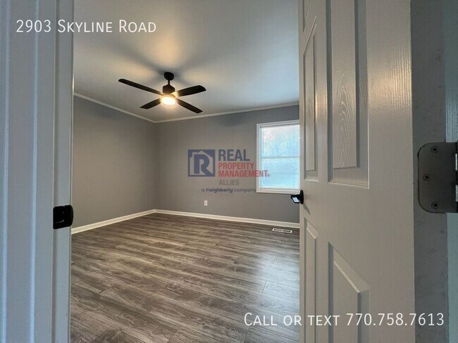 Foto del edificio - 2903 Skyline Rd