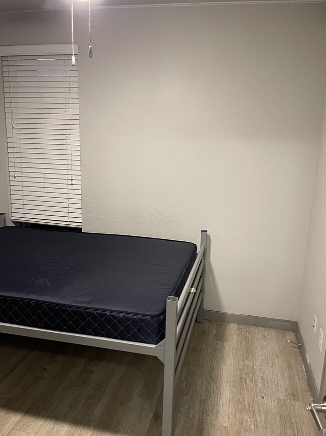 Building Photo - 565 Hank Aaron Dr SW