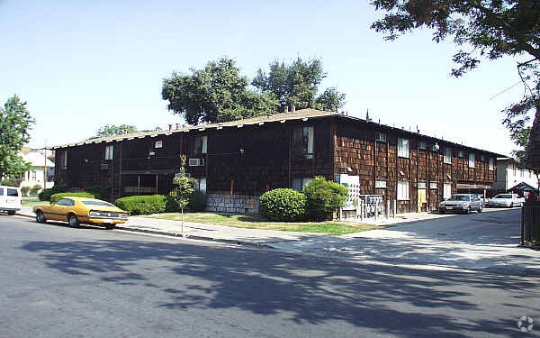 Building Photo - 1142 N Sutter St