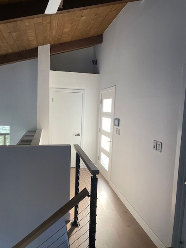 Building Photo - Chic Piedmont Pines Three Bedroom Home