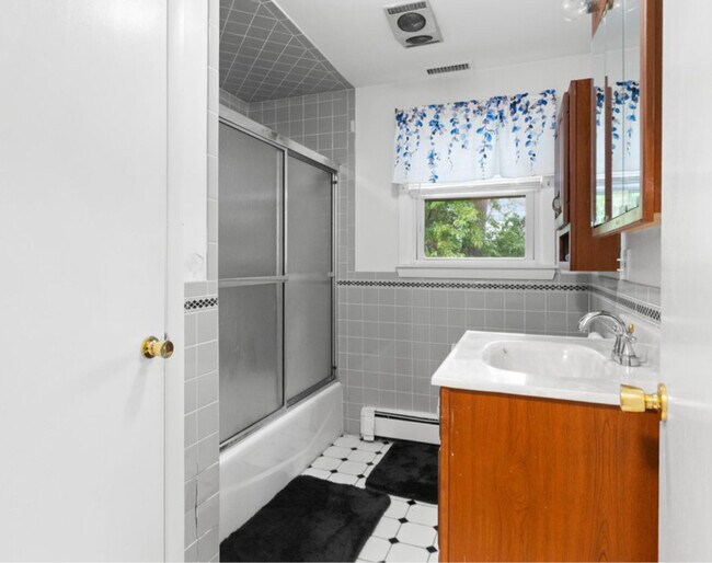 Foto del edificio - 22 Henry St