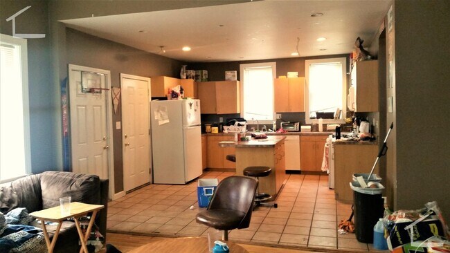 Foto del edificio - SIX bedroom 3-BATH * Allston BU-GAP