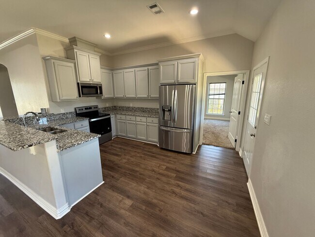 Foto del edificio - Modern 3-bed/2-bath!