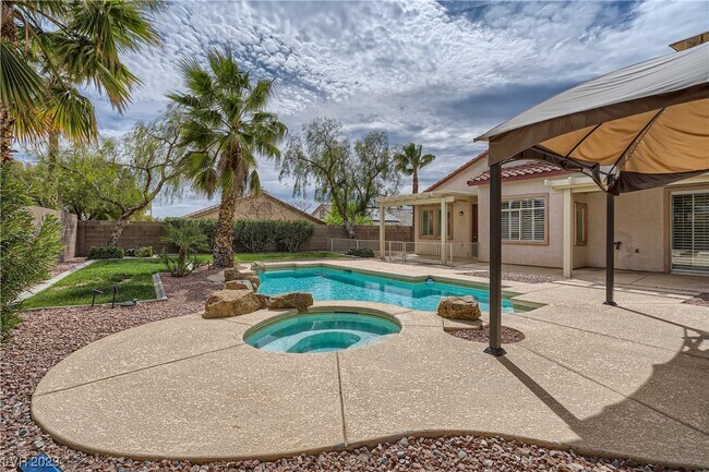 Foto del edificio - 11110 Chestermere Ct