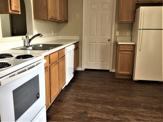 Building Photo - 2063 Corner Meadow Cir