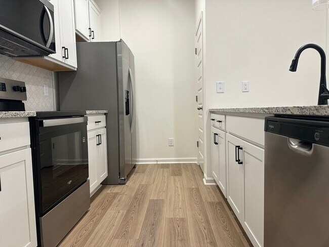 Foto del edificio - Brand New Construction! 3BD, 2.5BA Mebane Townhome Minutes from Tanger Outlets