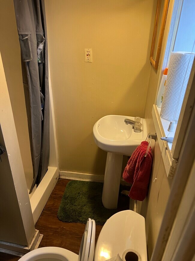 Foto del edificio - 137 Coddington Rd