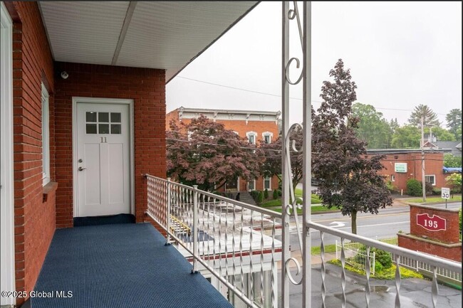 Building Photo - 195 S Broadway