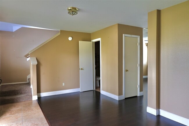 Foto del edificio - 6339 Settlers Square Ln