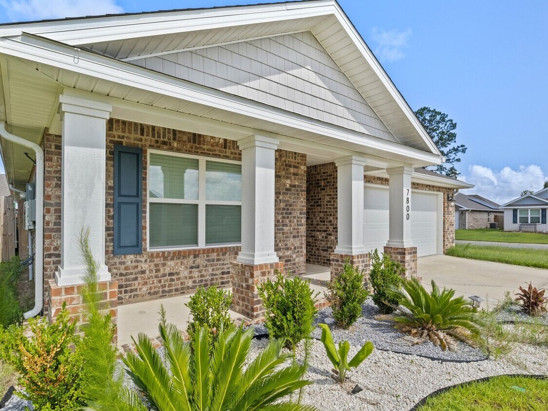 7800 Lakeside Oaks Dr, Pensacola, FL 32526 House Rental in Pensacola