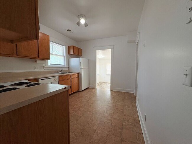 Foto del edificio - 523 W Maple Ave