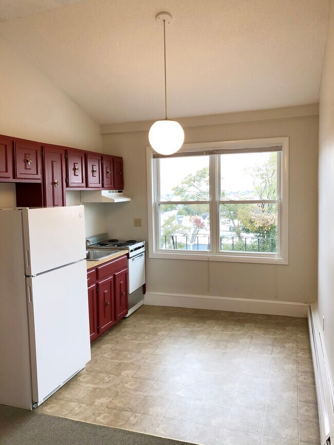 Building Photo - 88 Highland Ave