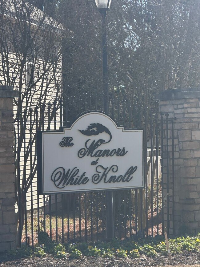 Foto del edificio - The Manors at White Knoll