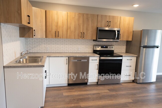 Foto del edificio - 1020 Lakeland Dr NE