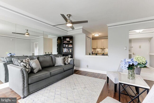 Foto del edificio - 3800 Powell Ln
