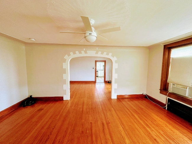 Foto del edificio - 863 N Rebecca Ave