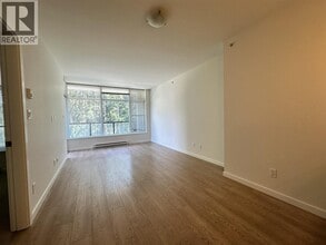 Building Photo - 3080 Lincoln Ave
