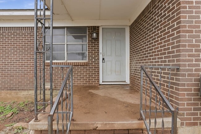 Building Photo - 1520 SE 48th Pl