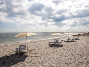 Building Photo - 1121 Crandon Blvd