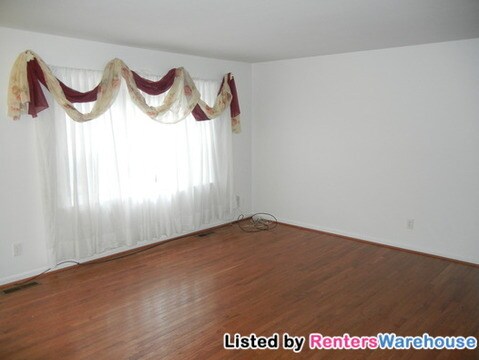 Building Photo - 9090 Moonshine Holw