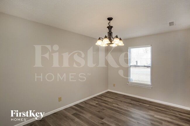 Foto del edificio - 721 Wheat Field Ln