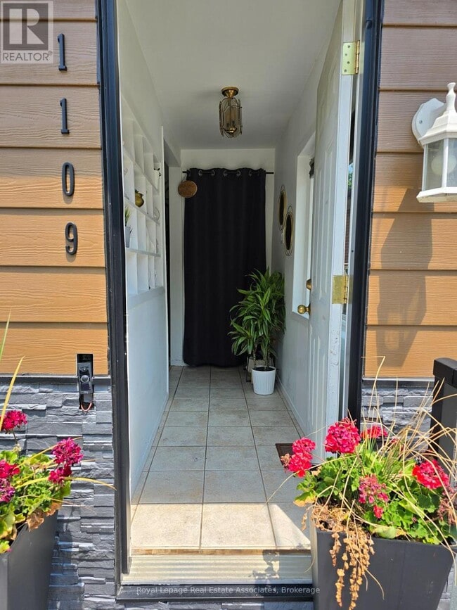 Photo du bâtiment - 1109 Caven St