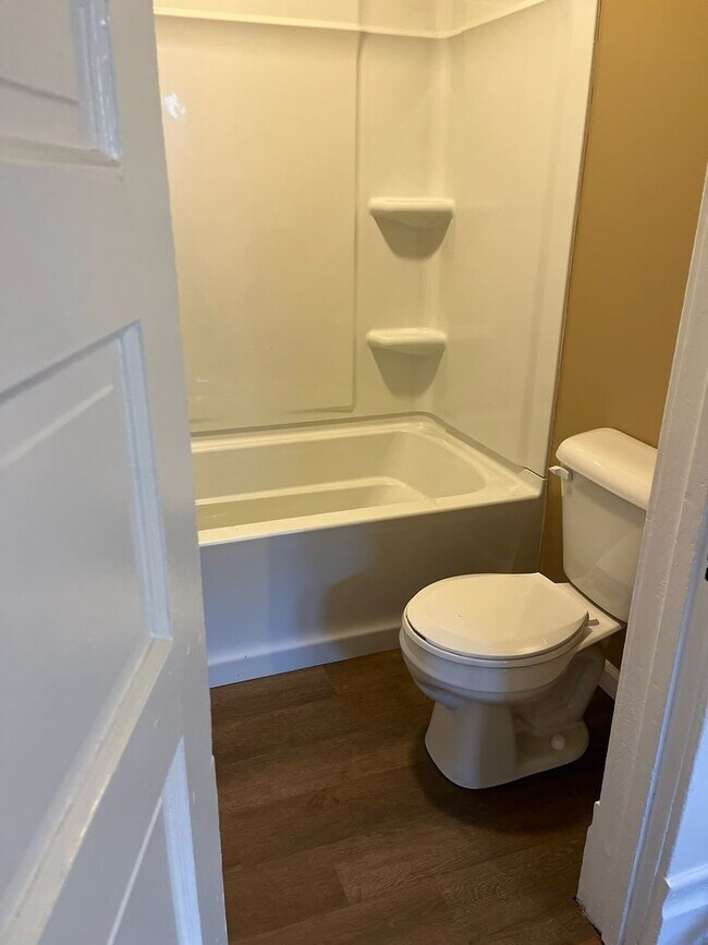 Foto del edificio - Large 4 Bedroom House