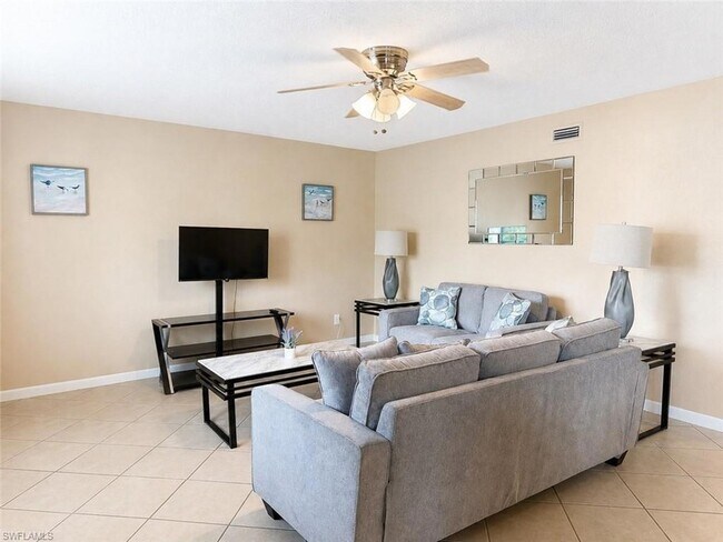 Building Photo - 4629 Bayshore Dr