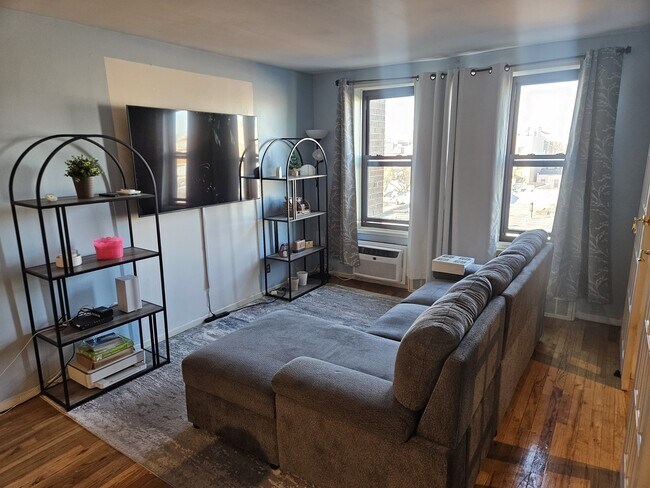Foto del edificio - 5803 Calloway St