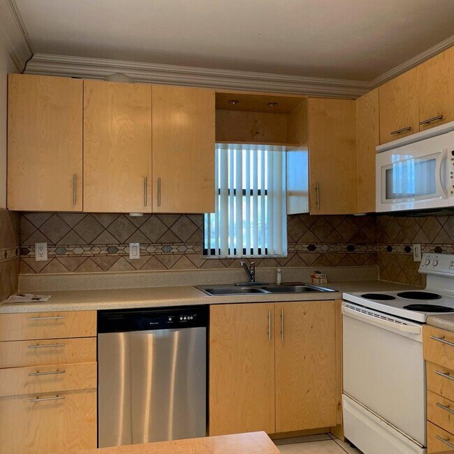 Foto del edificio - 9355 SW 8th St