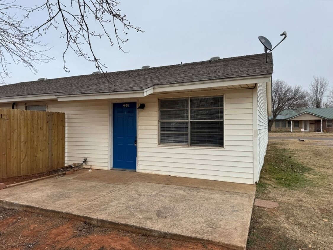 Primary Photo - All new, 2 bed one bath duplex in Blanchard!