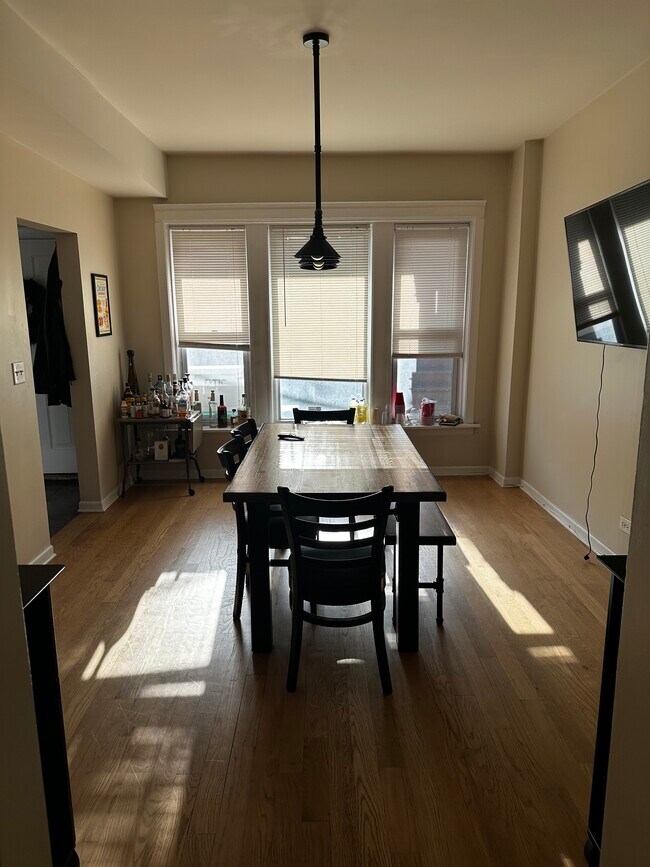 Foto del edificio - 2804 N Halsted St