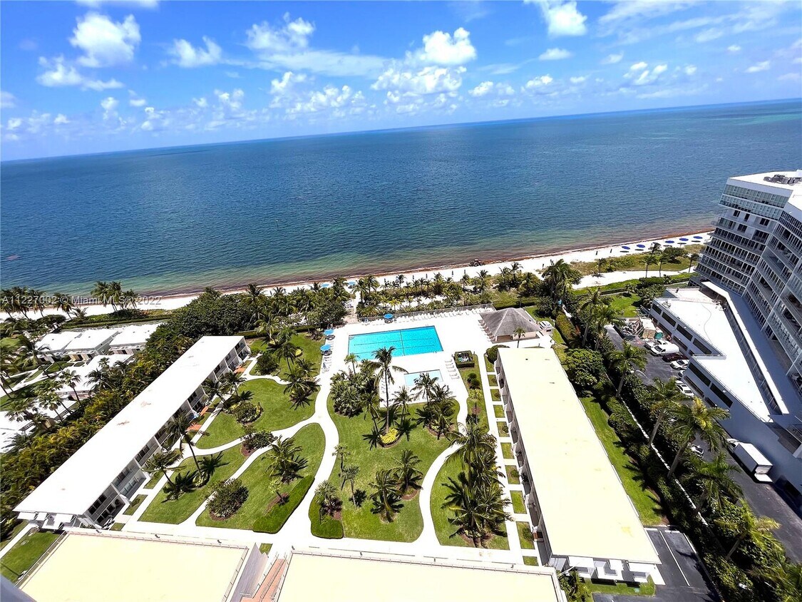 881 Ocean Dr Unit 18C, Key Biscayne, FL 33149 Condo for Rent in Key