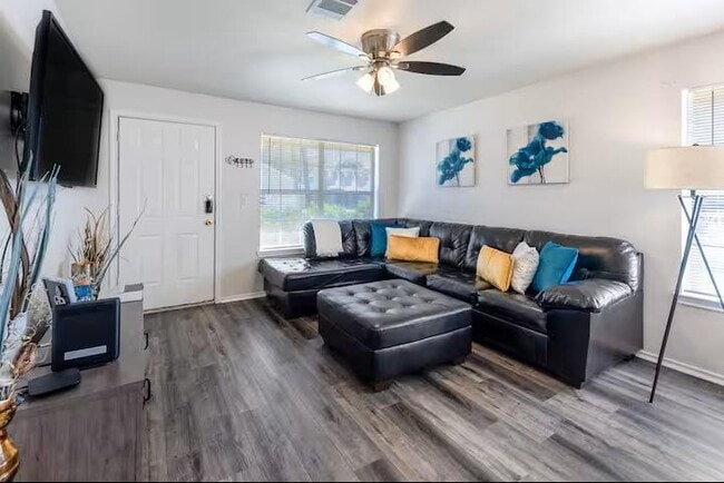 Building Photo - 2304 Smith Branch Blvd