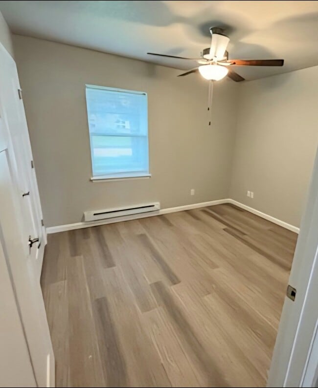 Building Photo - 701 Lewark St