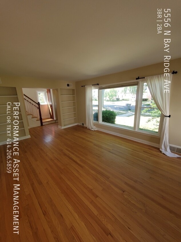 Stylish 3BED/1.5BATH Whitefish Bay Colonial House Rental in Whitefish