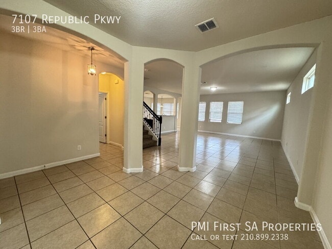 Foto del edificio - 7107 Republic Pkwy