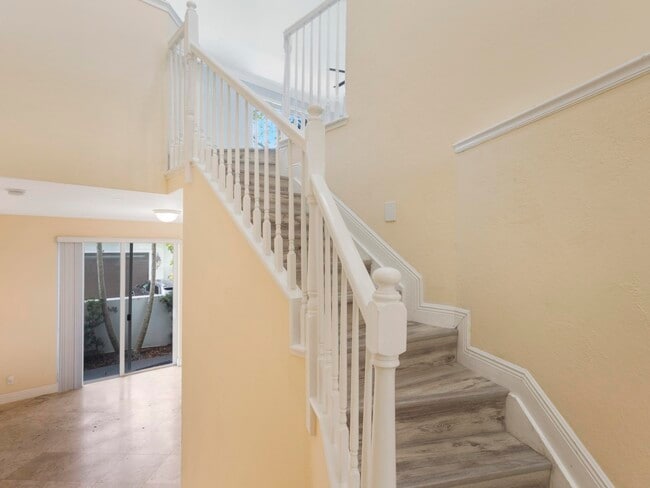 Building Photo - 3028 Waterside Cir