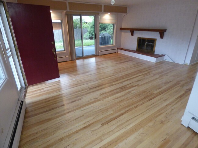 Building Photo - $0 DEPOSIT OPTION. 2 BEDROOM 1 BATH, XERIS...