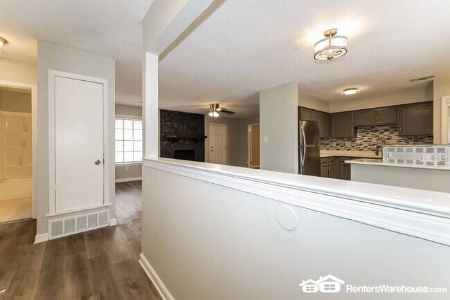 Foto del edificio - Renovated East Memphis Home MOVE IN READY!