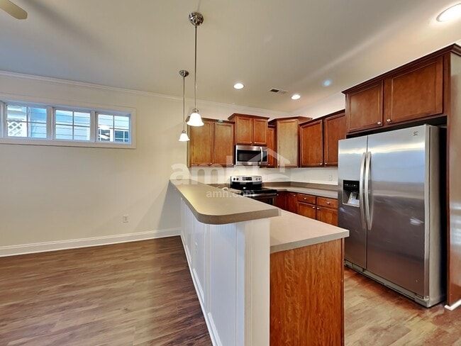 Building Photo - 107 Windy Creek Ln