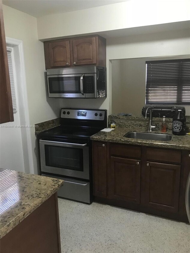 Building Photo - 3241 SW 88th Pl