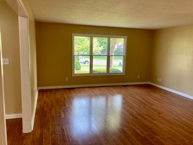 Building Photo - 1685 Decourcy Ct