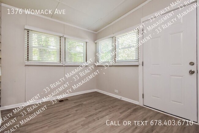 Foto del edificio - Adorable updated bungalow located in East ...