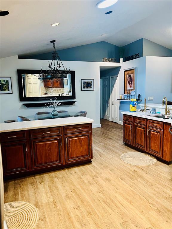 Foto del edificio - 686 Park Valley Cir