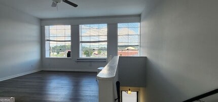 Building Photo - 16 S East St