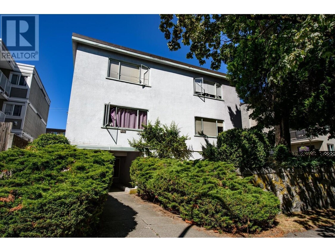 Photo principale - 1339-1339 W 71st Ave
