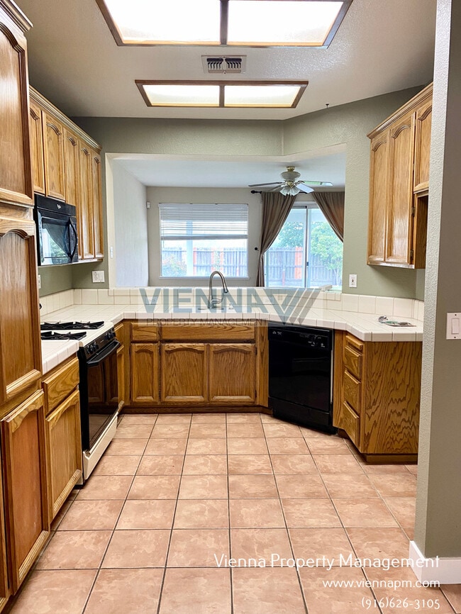 Building Photo - 1347 Hartley Way