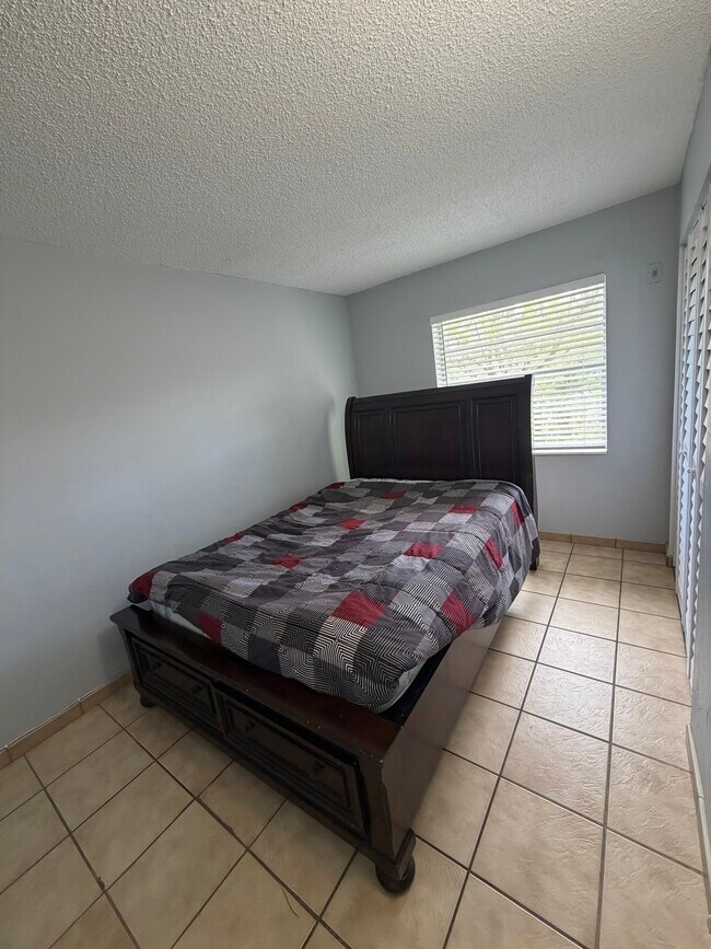 Foto del edificio - 12831 SW 43rd Dr