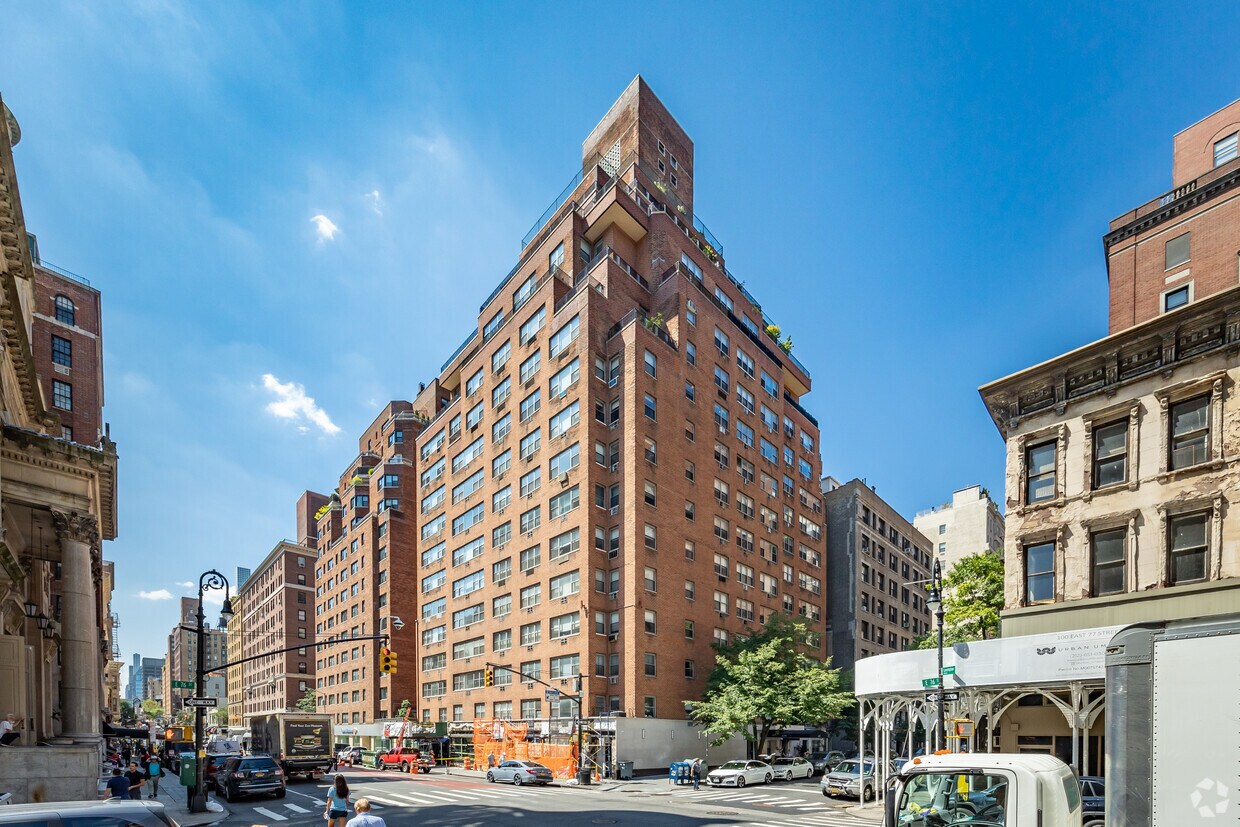 Primary Photo - 136 E 76th St